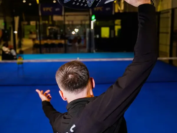sejour-padel-lyon-terrain-coach